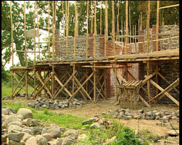 Zewnętrzne mury kościoła - 2007 