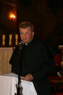 Ks. Marek Borowski - proboszcza parafii pw. św. Jana Ewangelisty  /fot.: E. Cybulski / 
