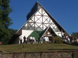 Sanktuarium Królowej Pokoju w Siekierkach  /fot.: ks. R. Gołębiowski / 