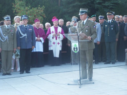 Cmentarz wojskowy  /fot.: ks. R. Gołębiowski / 