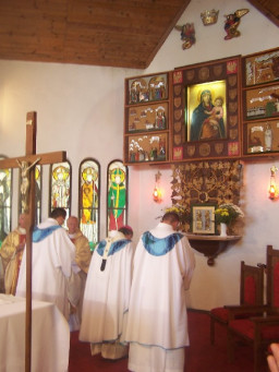 Msza Święta w sanktuarium  /fot.: ks. R Gołębiowski / 