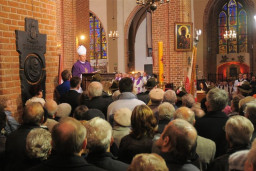 Katedra - Msza Święta pogrzebowa  /fot.: J. Samborski / 