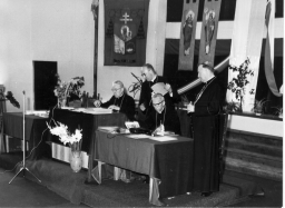 Par. pw. Świętej Rodziny - sesja Episkopatu Polski (1974 r.) 