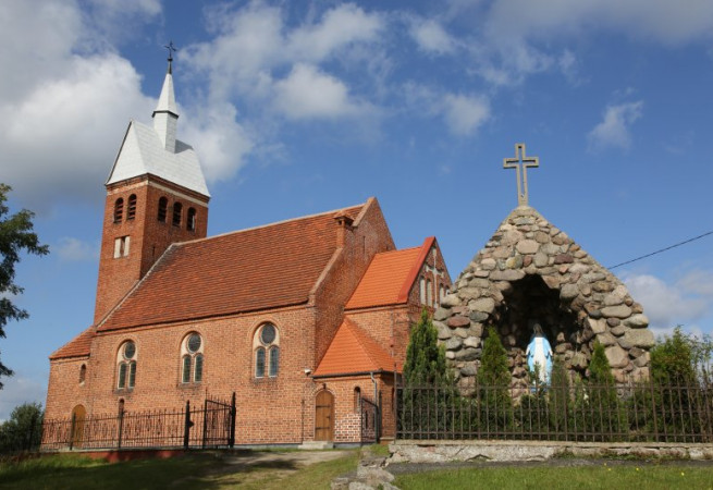 Breń Kościół parafialny pw św. Józefa Oblub. NMP