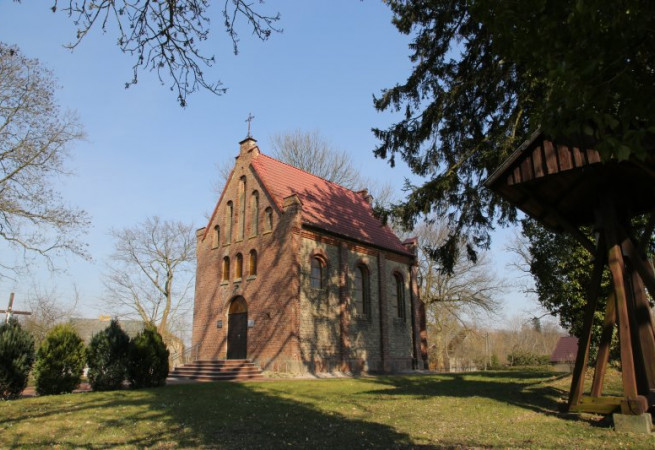 Oświno Kościół filialny pw św.Michała Archanioła