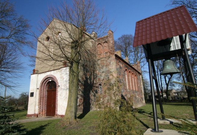 Tucze Kościół filialny pw św. Teresy od Dzieciątka Jezus