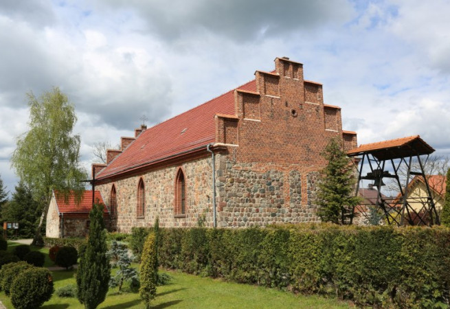 Dobra Szczecińska Kościół parafialny pw Matki Bożej Królowej Świata