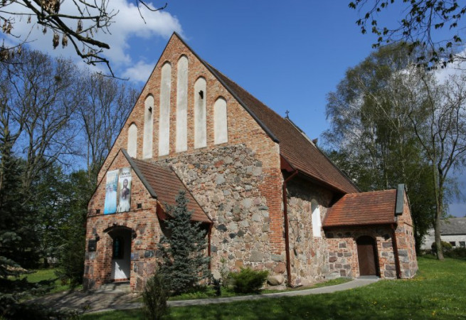 Parlino Kościół parafialny pw Miłosierdzia Bożego
