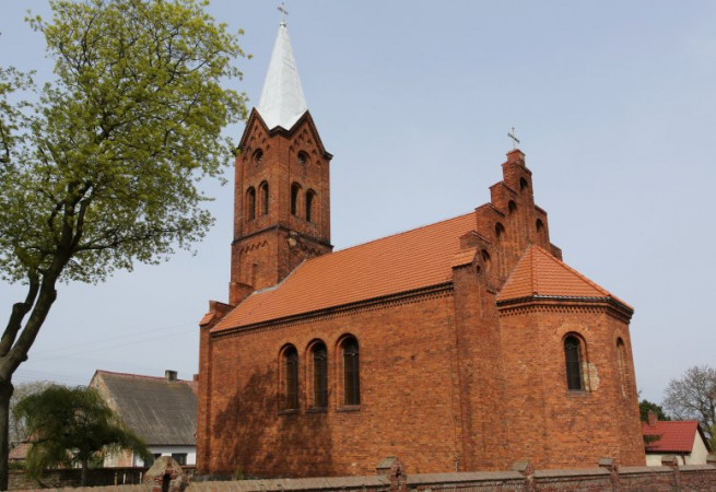 Brzezin Kościół filialny pw MB Częstochowskiej