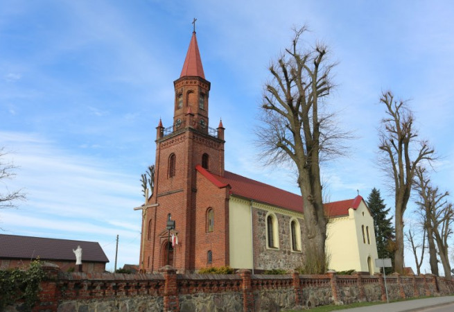 Warnice k.Dębna Kościół parafialny pw św. Józefa Oblub. NMP